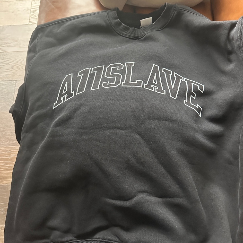 Washed Black Distressed-Style Hoodie – Clean, No Flaws, Size M